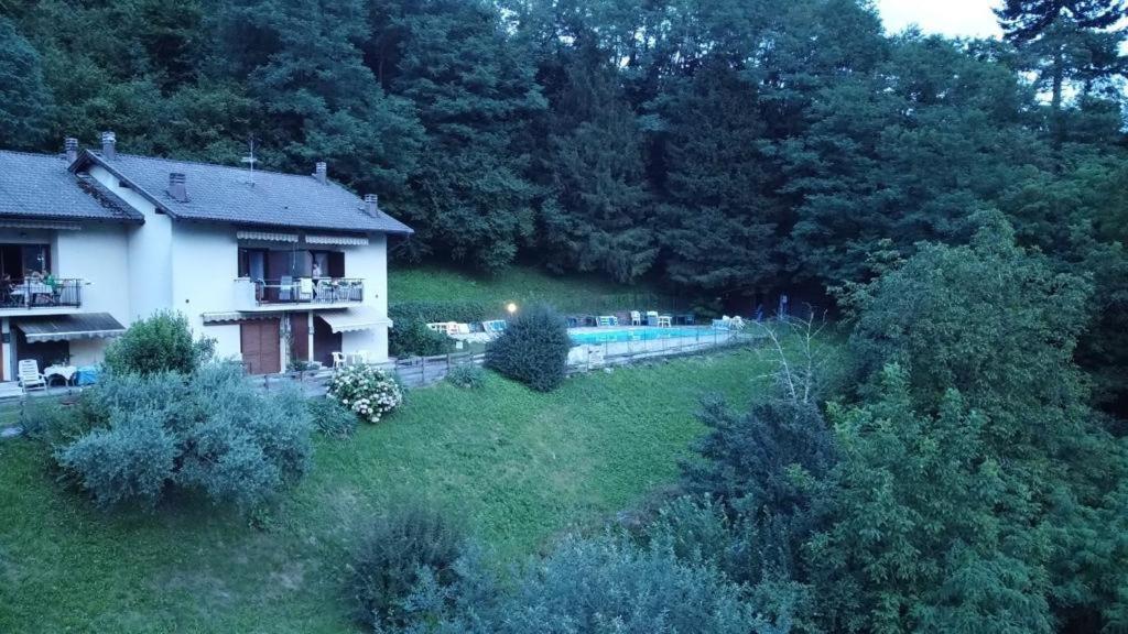 Lake Apartment Ischia Green Tenna Exteriör bild