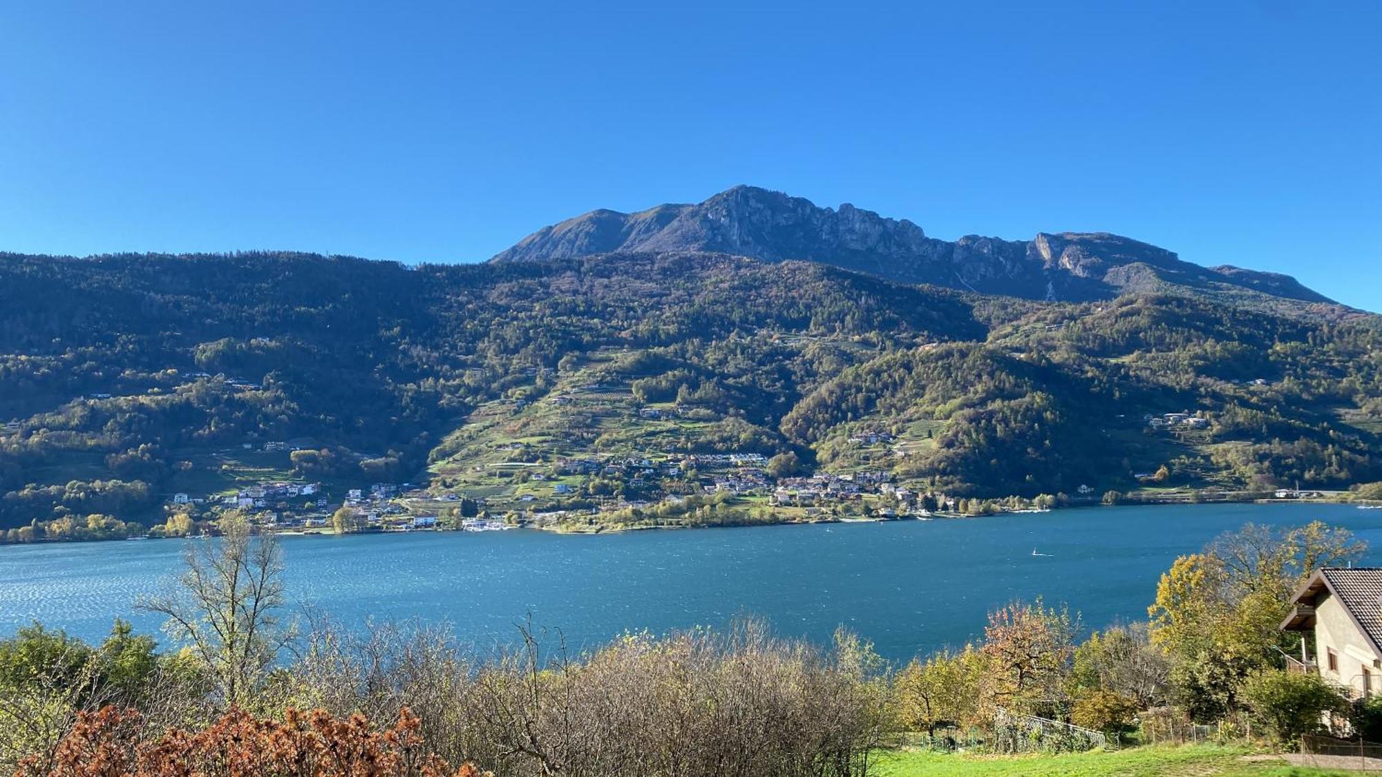 Lake Apartment Ischia Green Tenna Exteriör bild